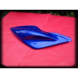 Cache sous selle droit...